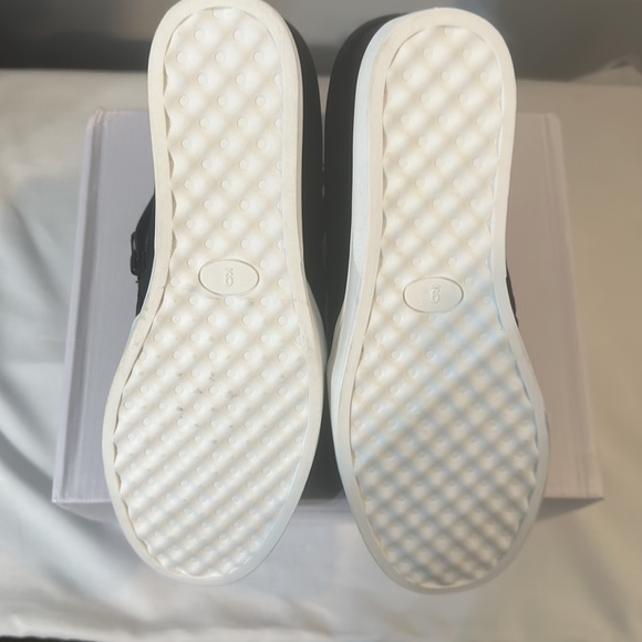 Brand - Shein. Black casual platform wedge sneaker booties - Picture 3 of 5